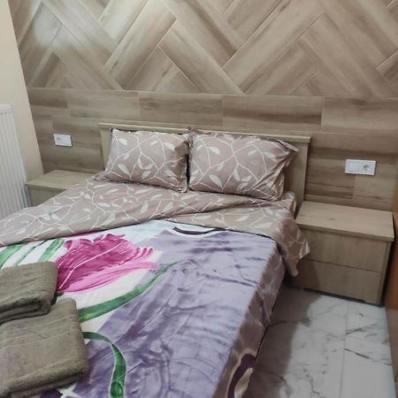 Gcm 2 Rooms Kentro Katerini Bagian luar foto