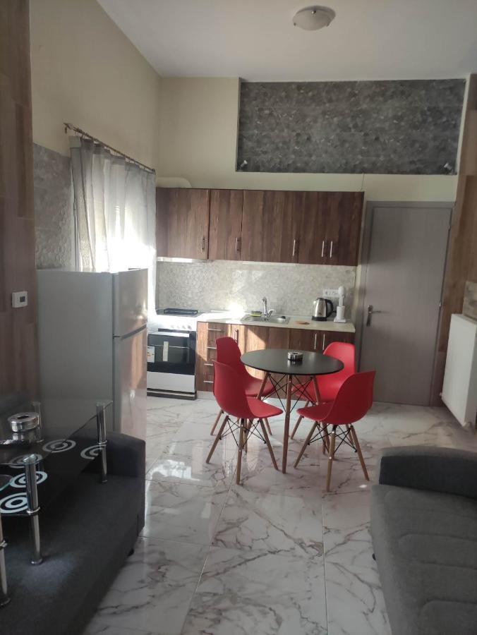Gcm 2 Rooms Kentro Katerini Bagian luar foto