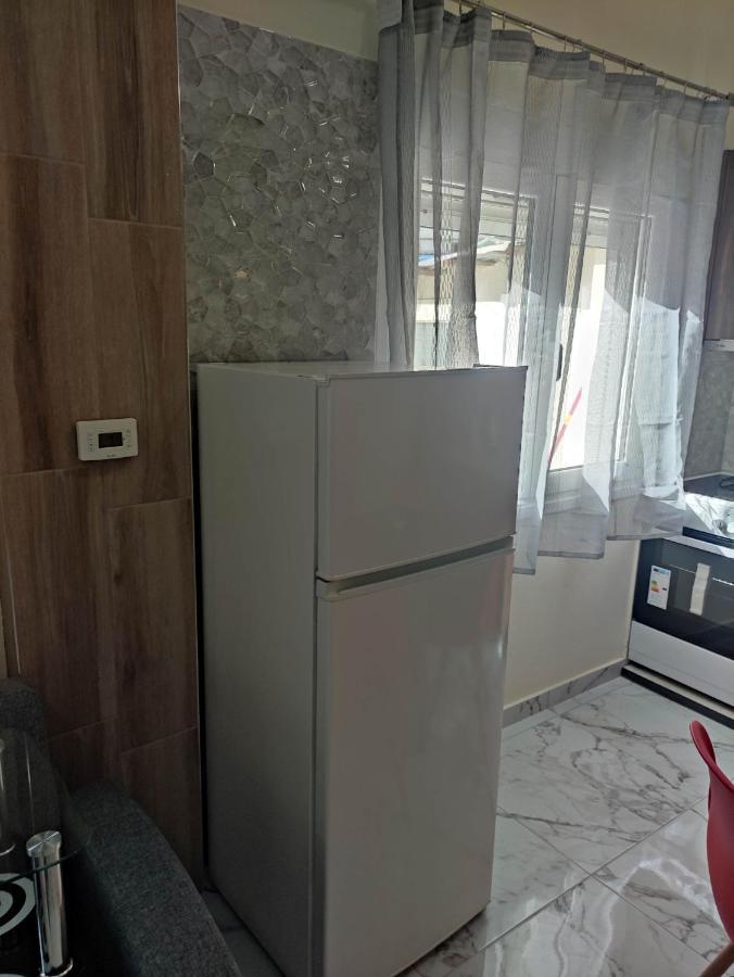 Gcm 2 Rooms Kentro Katerini Bagian luar foto