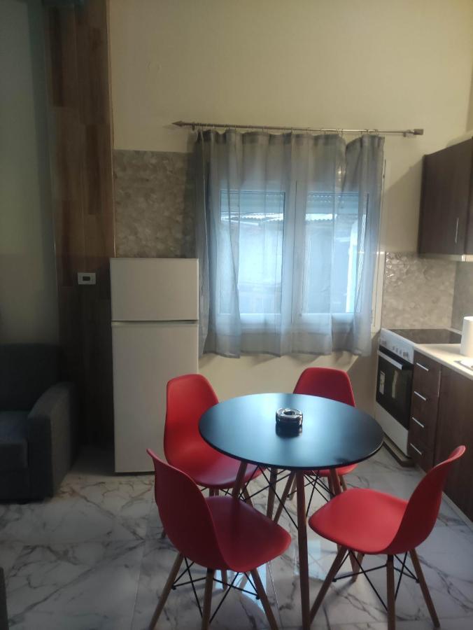 Gcm 2 Rooms Kentro Katerini Bagian luar foto