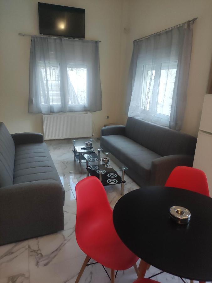 Gcm 2 Rooms Kentro Katerini Bagian luar foto